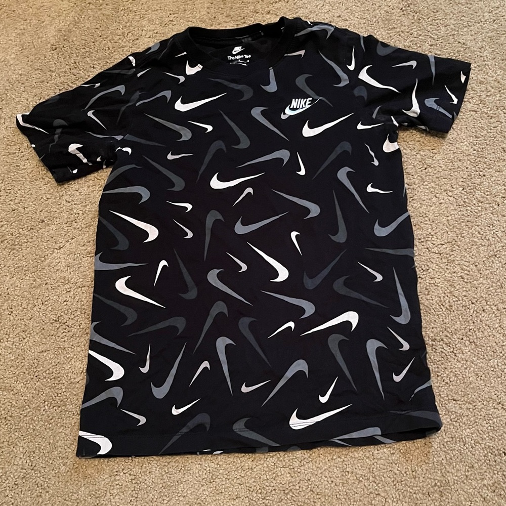 YL Nike tee